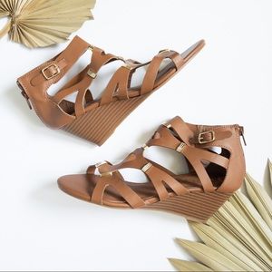 NWT Brown Strappy Sandals with Gold Hardware, Size 7